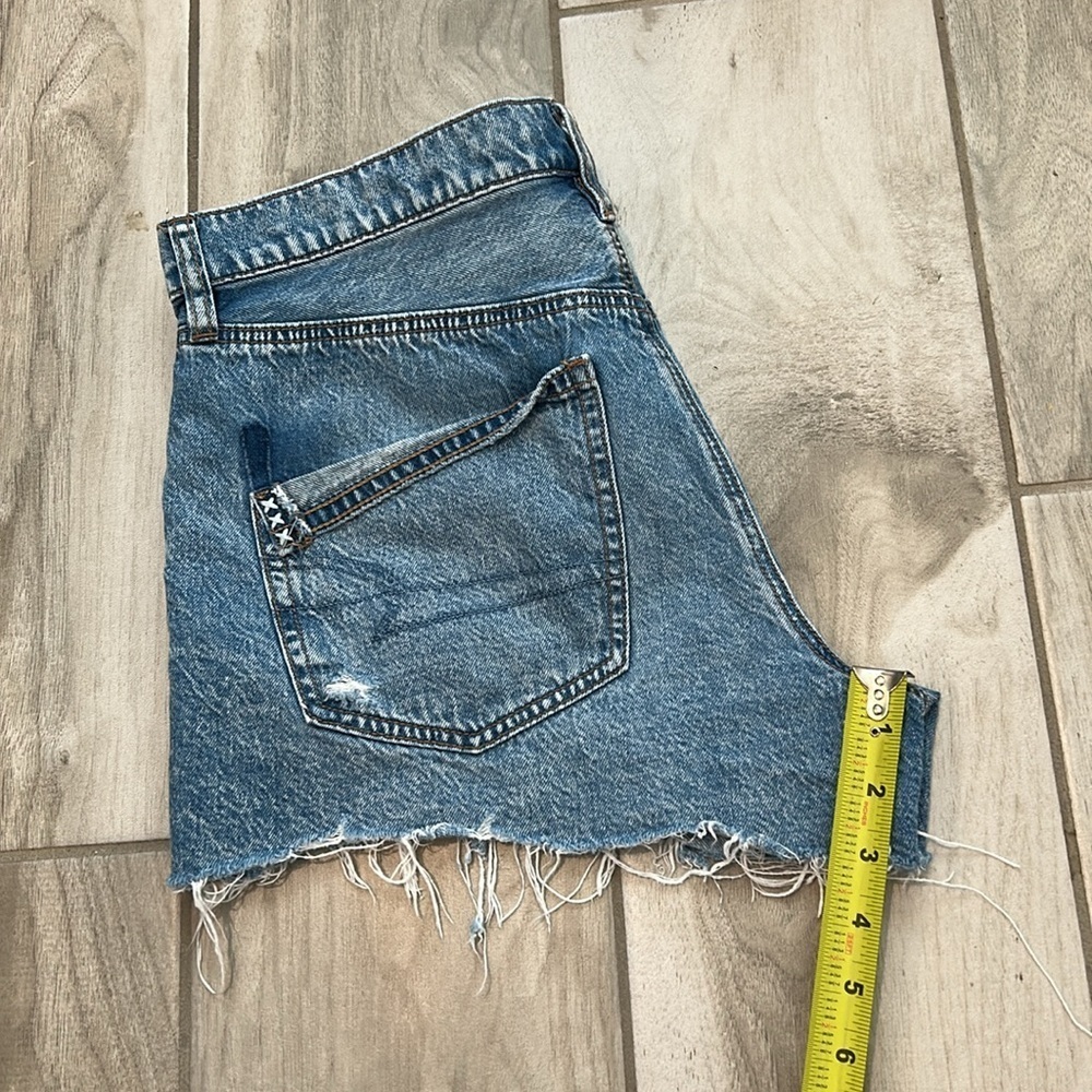 American Eagle 90’s Boyfriend Denim Short - Picture 12 of 12